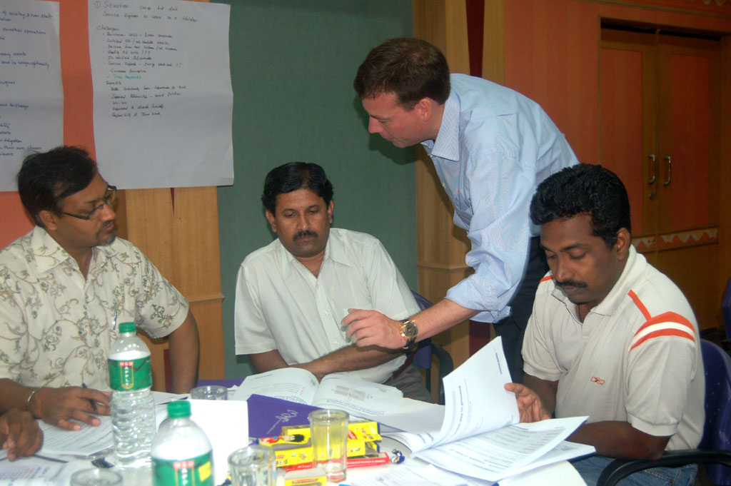 Fuehrungstraining mit Fuehrungskraeften eines Industrieunternehmens Chennai Indien, 2008