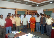Fuehrungstraining mit Fuehrungskraeften eines Industrieunternehmens Chennai Indien_Gruppenbild, 2008